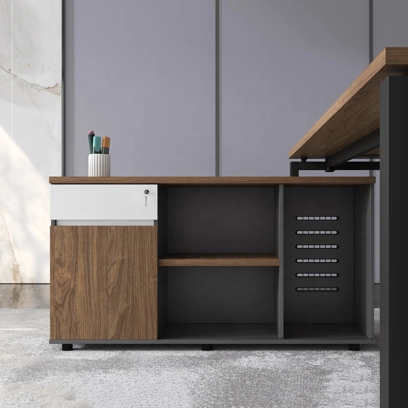 Noga do nowoczesnego, zaawanso – Office Tech Furniture recenzja i cena